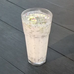 آب، دوغ،‌ خیار